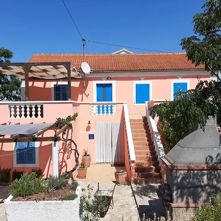 In Mit Freiterrasse By Interhome Vakantiehuis Dobropoljana