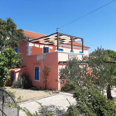 In Mit Freiterrasse By Interhome Vakantiehuis Dobropoljana