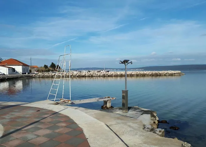 In Mit Freiterrasse By Interhome بيت للعطل